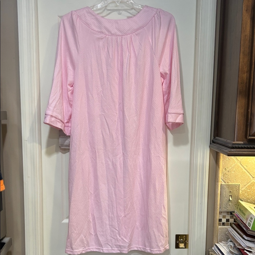 NWT White Stag Pink Textured & Embroidered Lightweight Robe - Picture 11 of 11